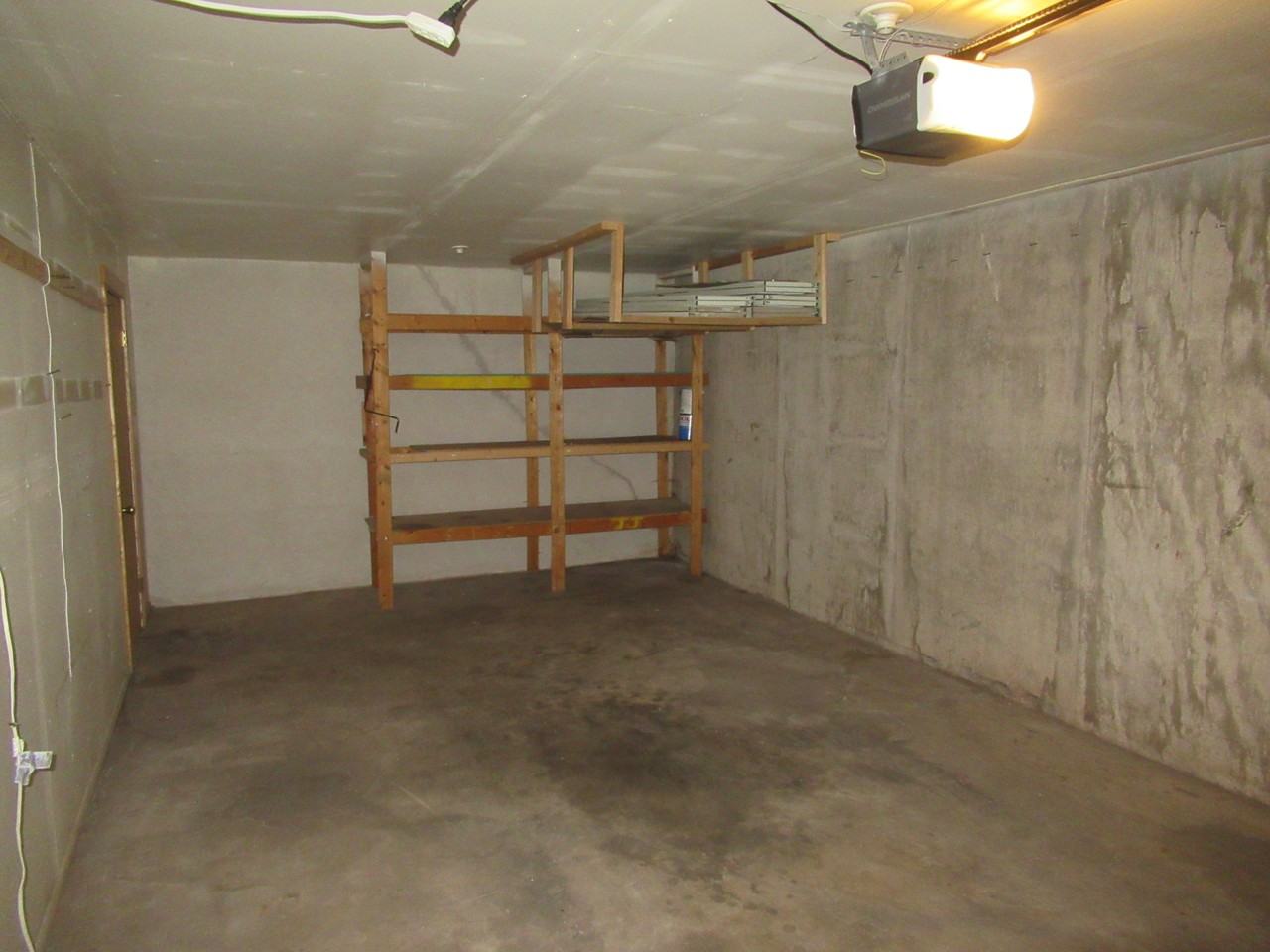 221 Columbia Rd - Photo 5 of 13