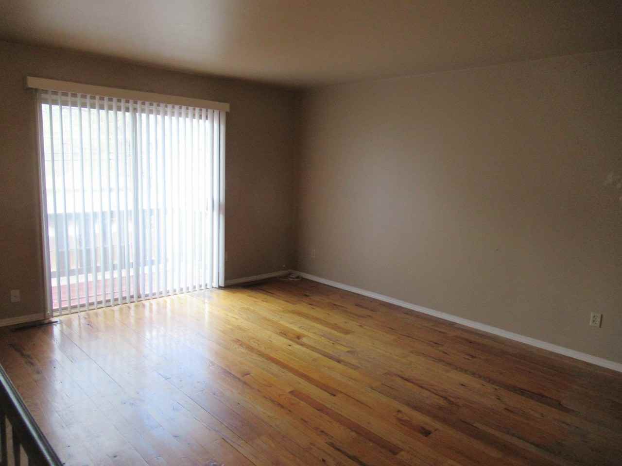 221 Columbia Rd - Photo 6 of 13