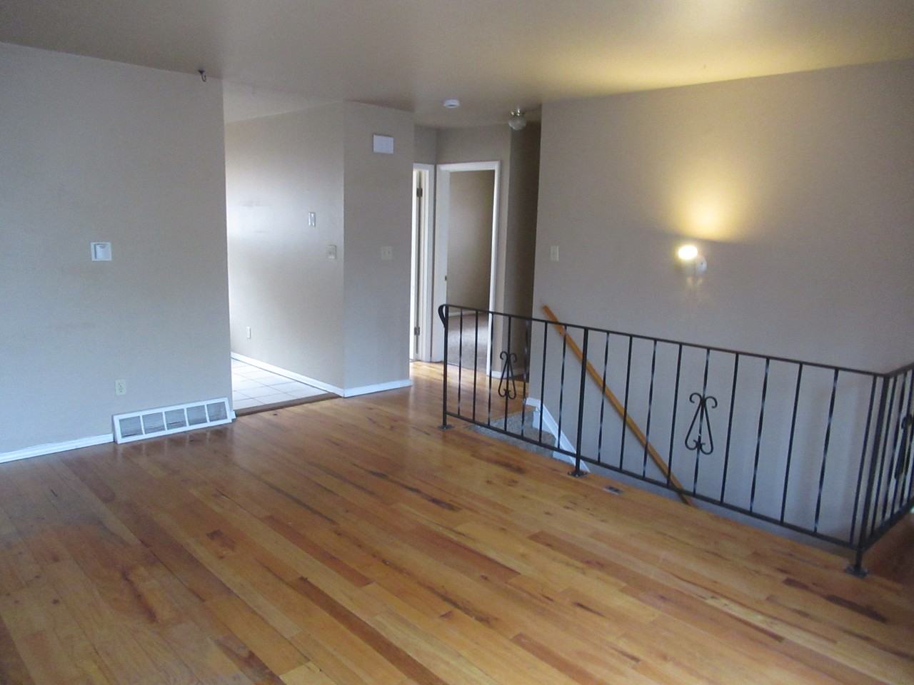 221 Columbia Rd - Photo 7 of 13