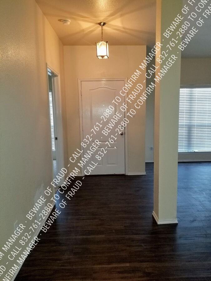 2816 Blue Heron Dr - Photo 3 of 17