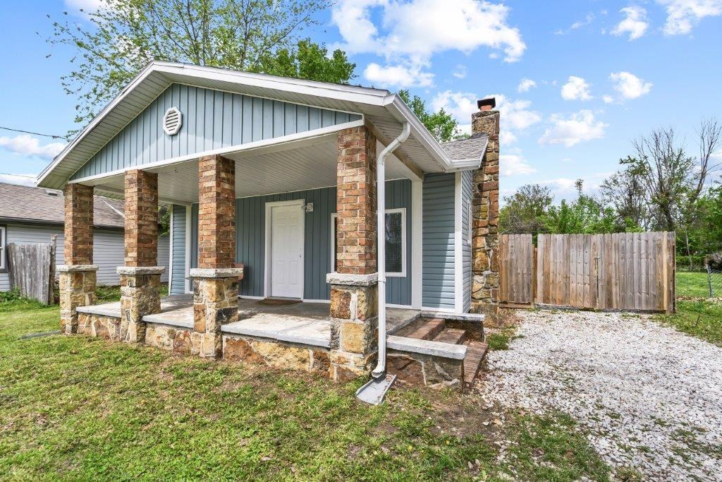 1711 W Florida St #1 - Photo 3 of 28