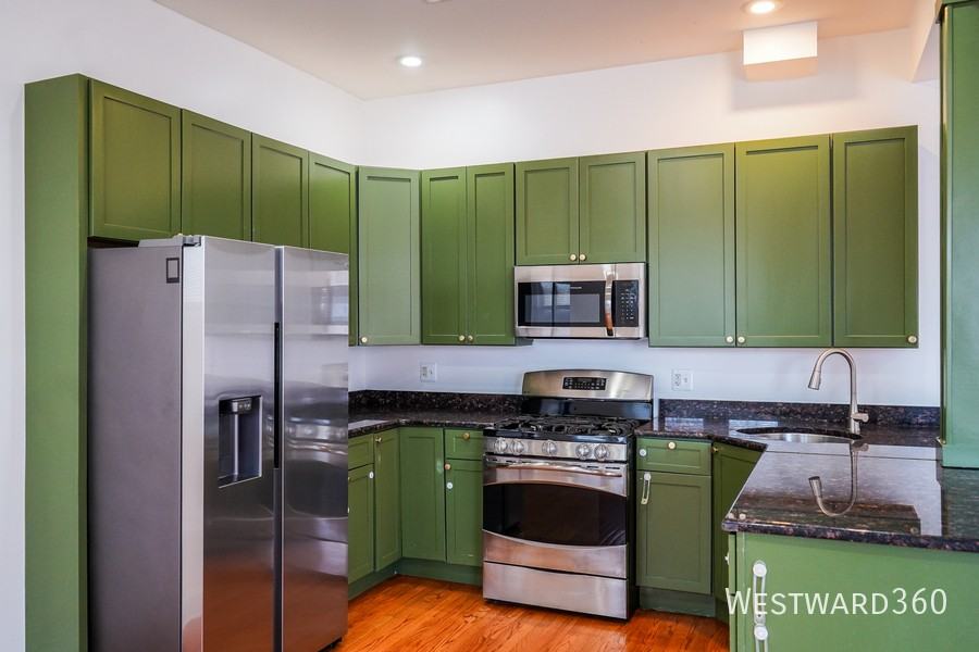 5172 S Michigan Ave #2 - Photo 3 of 47