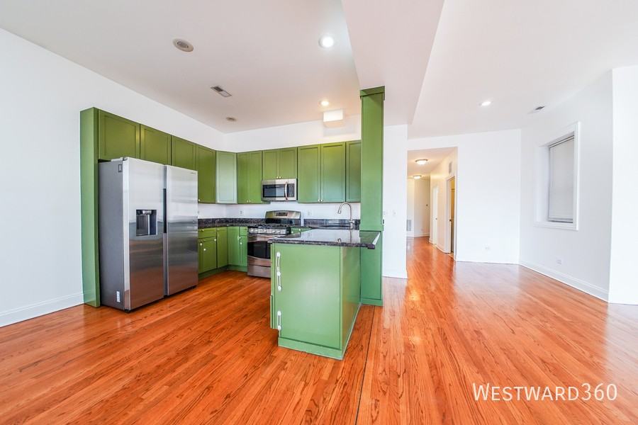 5172 S Michigan Ave #2 - Photo 5 of 47