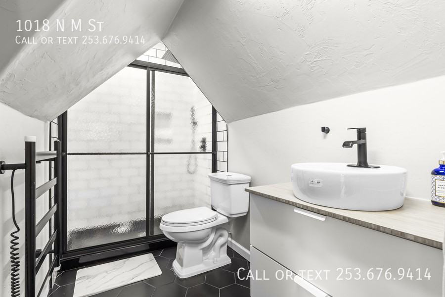 1018 N M St - Photo 4 of 19