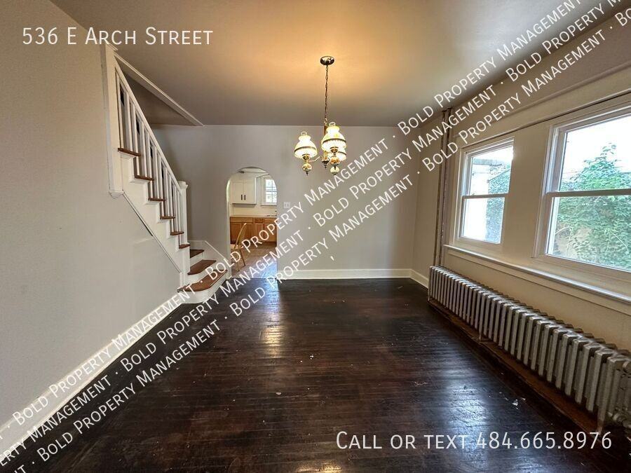 536 E Arch St - Photo 4 of 11