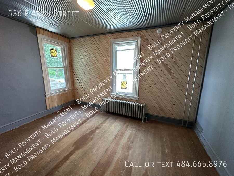 536 E Arch St - Photo 7 of 11