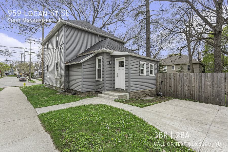 959 Logan St Se - Photo 2 of 15