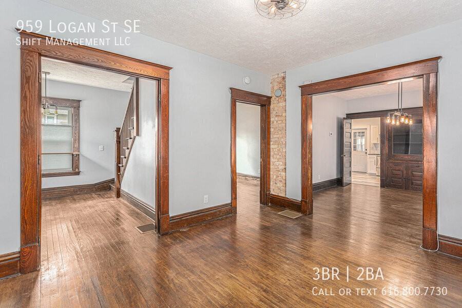 959 Logan St Se - Photo 4 of 15