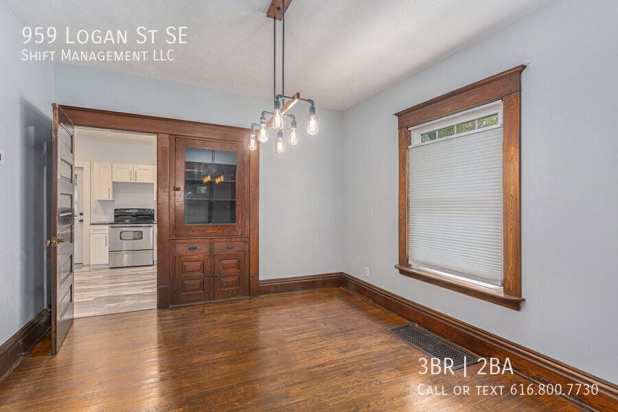 959 Logan St Se - Photo 5 of 15