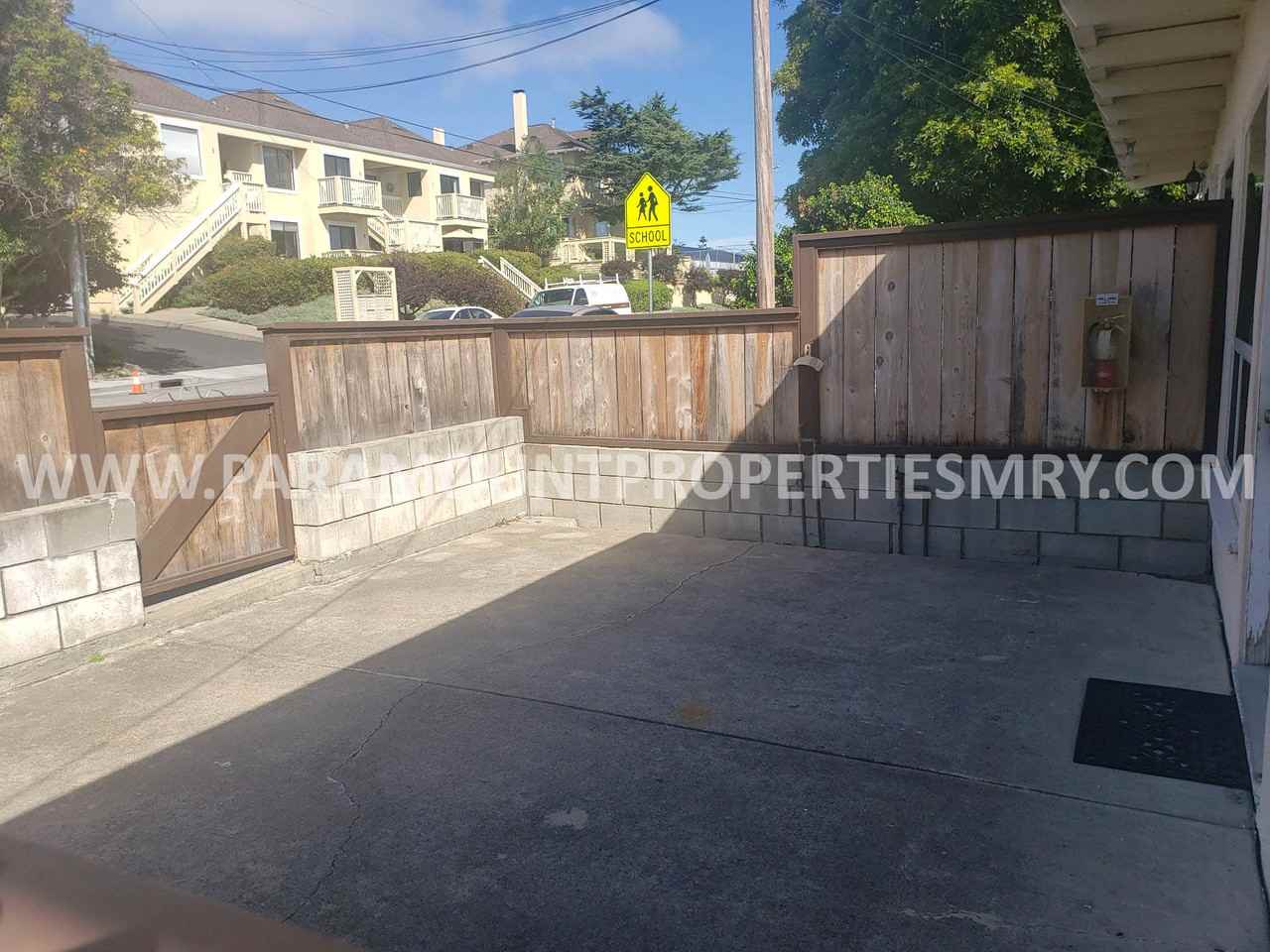 556 Laine St #556 - Photo 3 of 8