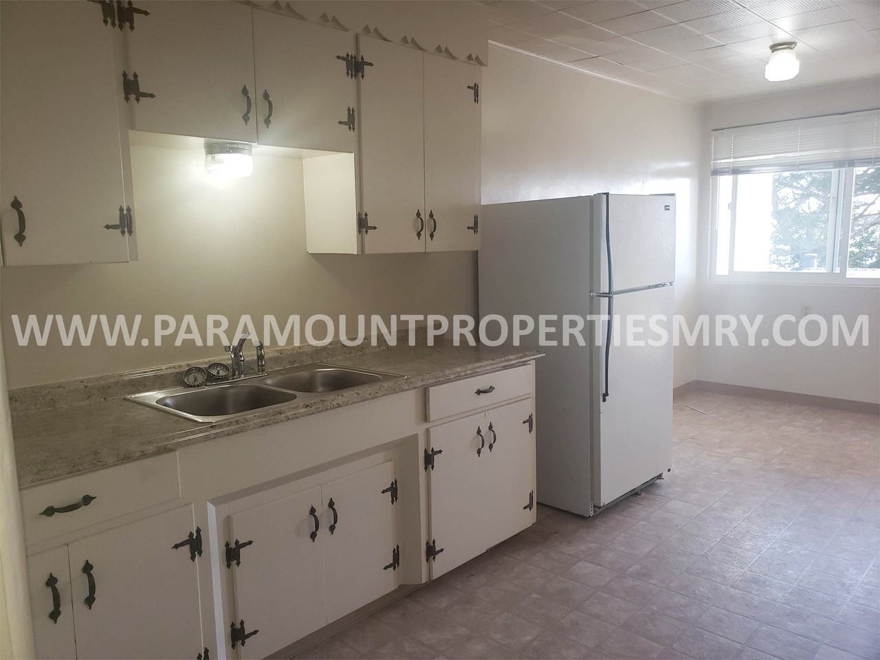 556 Laine St #556 - Photo 4 of 8