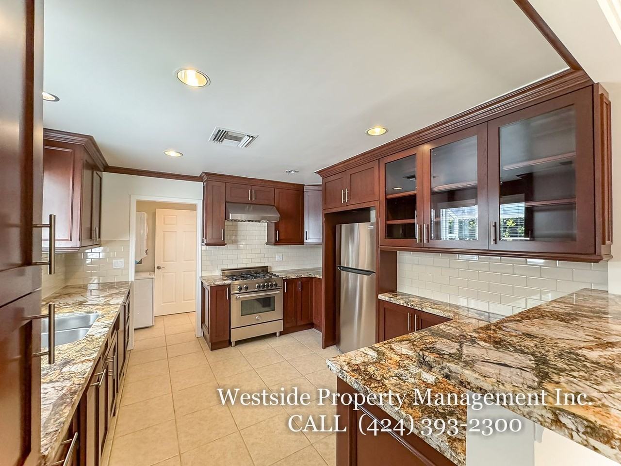 846 Stanford St - Photo 4 of 36