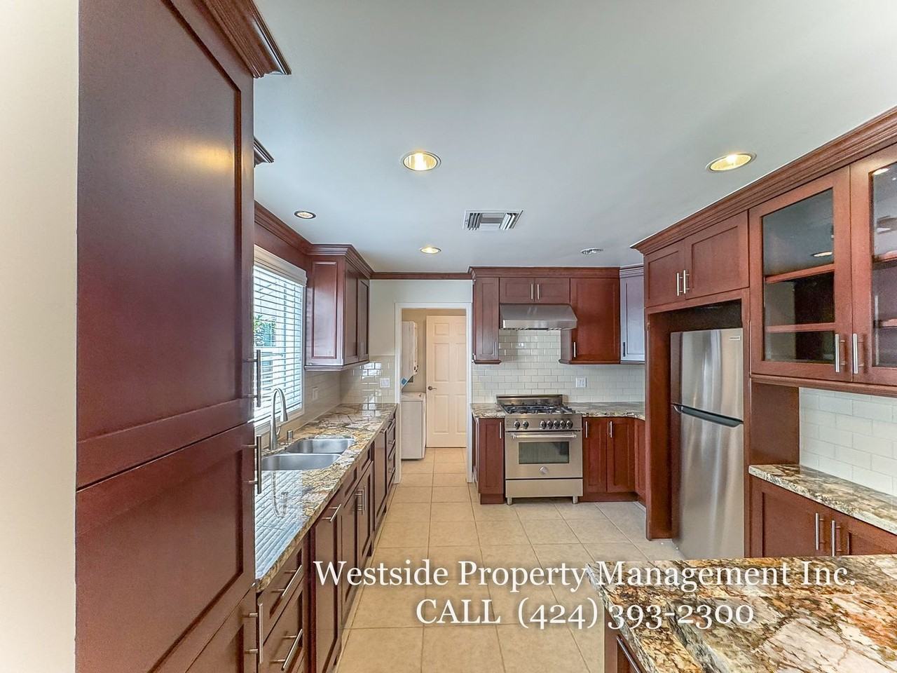 846 Stanford St - Photo 5 of 36