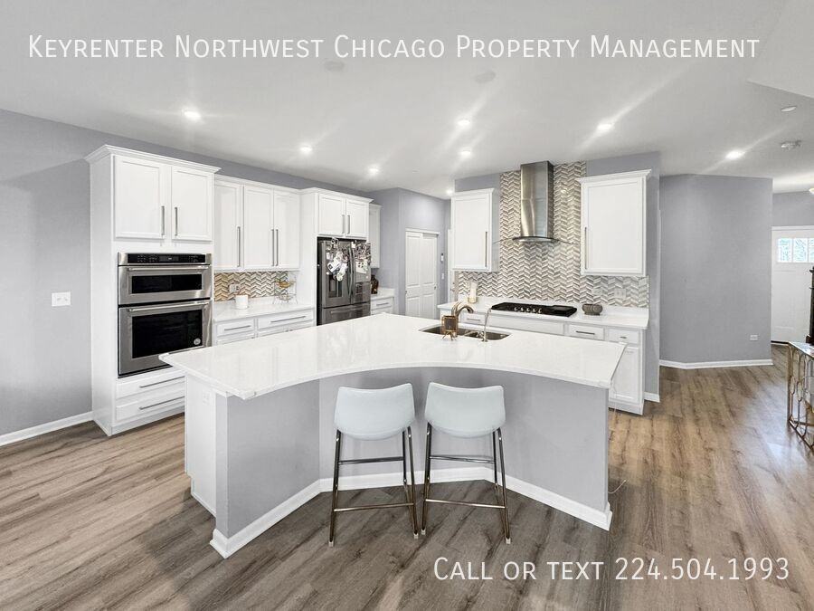 142 Roslyn Pl - Photo 2 of 29