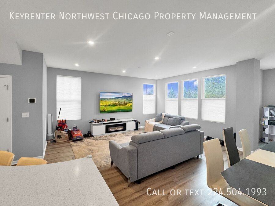 142 Roslyn Pl - Photo 7 of 29