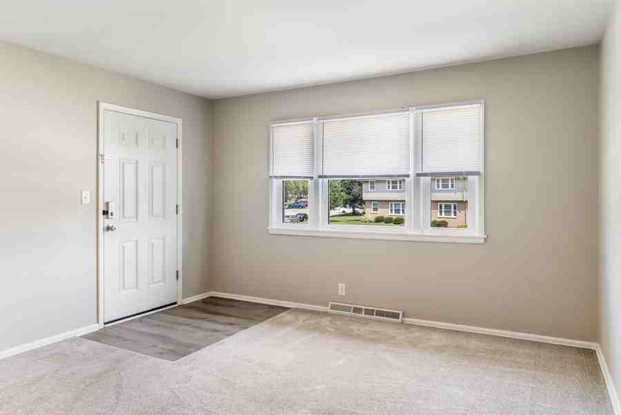 7215 Euston St #2 - Photo 4 of 10