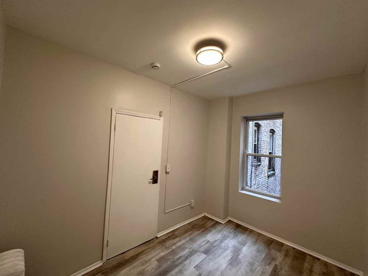 5604-8 Hudson Ave - Photo 5 of 18