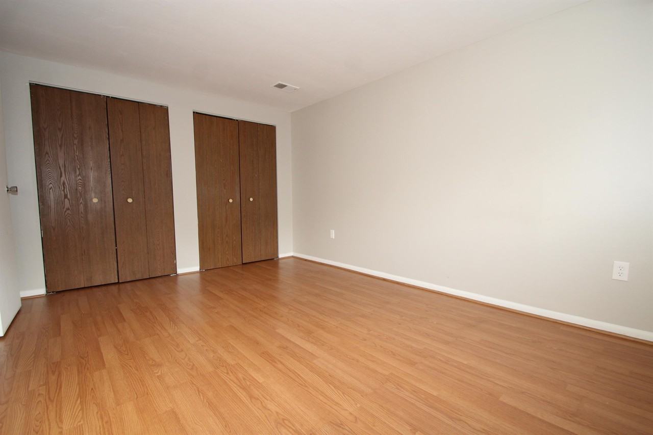SANDY CREEK APARTMENTS -- 007 - Photo 6 of 50