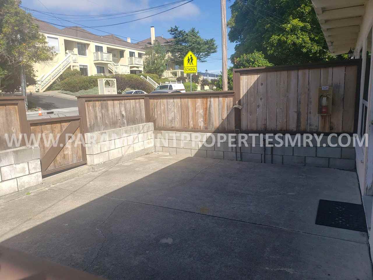 Laine/Hawthorne St: 542-558 - Photo 3 of 8