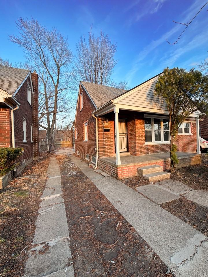 9220 Mansfield St #1 - Photo 2 of 12