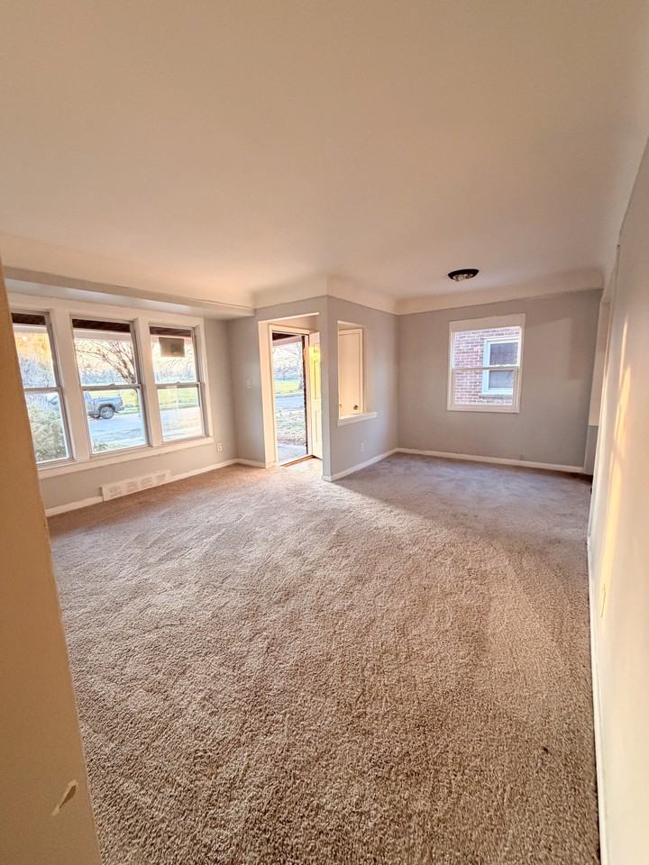 9220 Mansfield St #1 - Photo 3 of 12