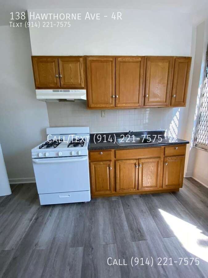 138 Hawthorne Ave #4R