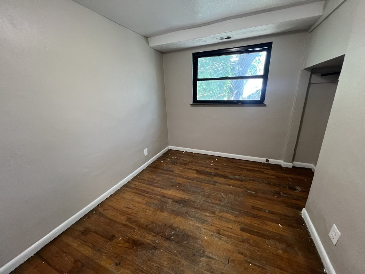 Jackson Street 1096 - 45215 - Photo 6 of 8