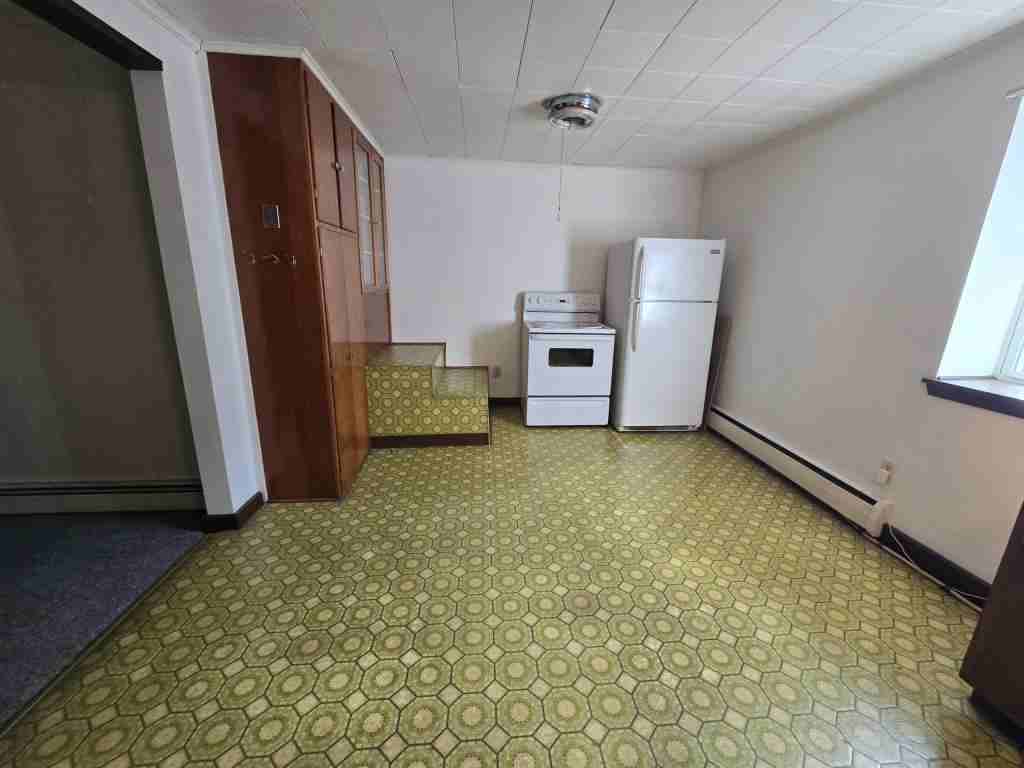 825 Oliver St #1 - Photo 2 of 7