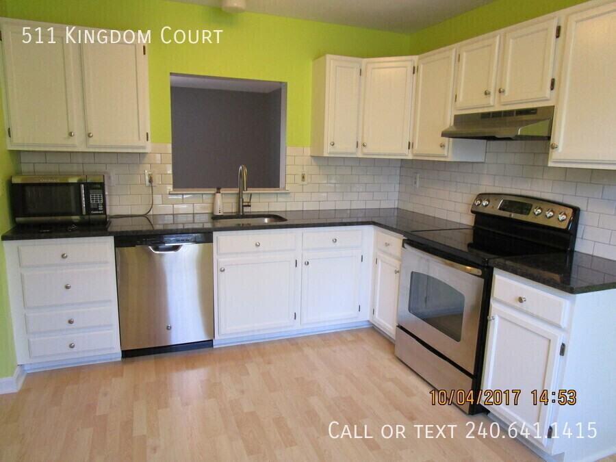 511 Kingdom Ct - Photo 4 of 19