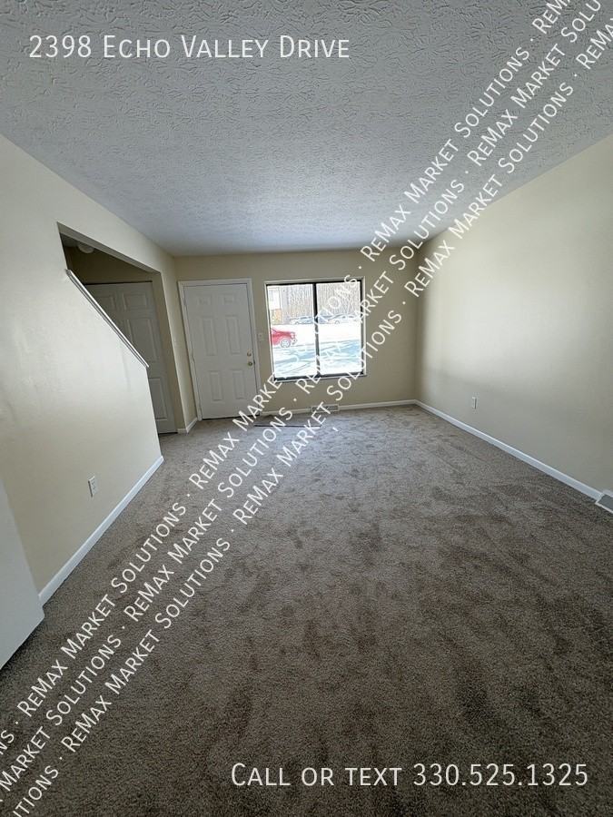 2398 Echo Valley Dr - Photo 2 of 13