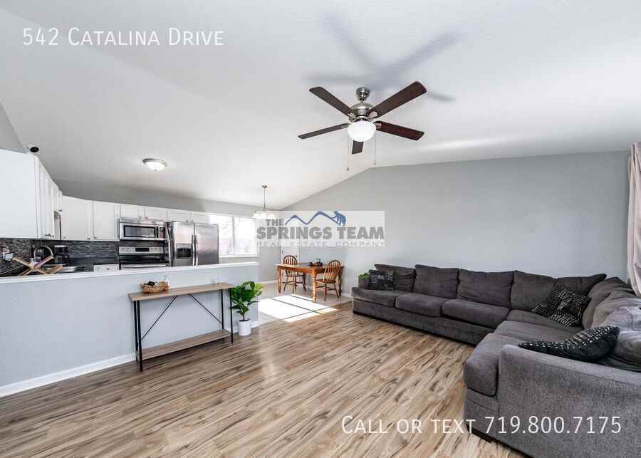 542 Catalina Dr - Photo 3 of 16