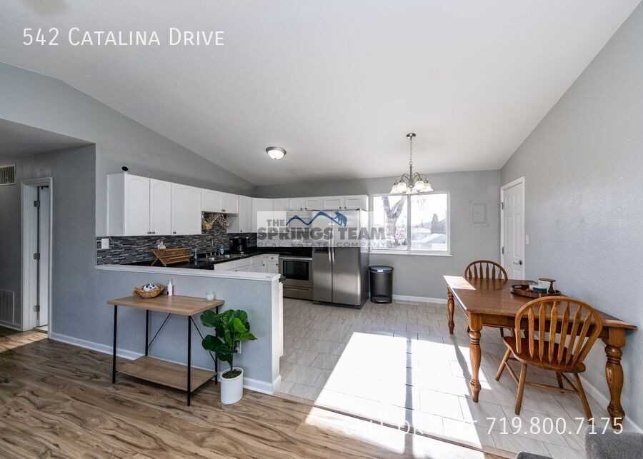 542 Catalina Dr - Photo 7 of 16