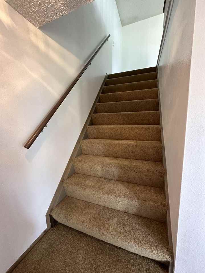 N Ocosta Street (618) - Photo 3 of 16