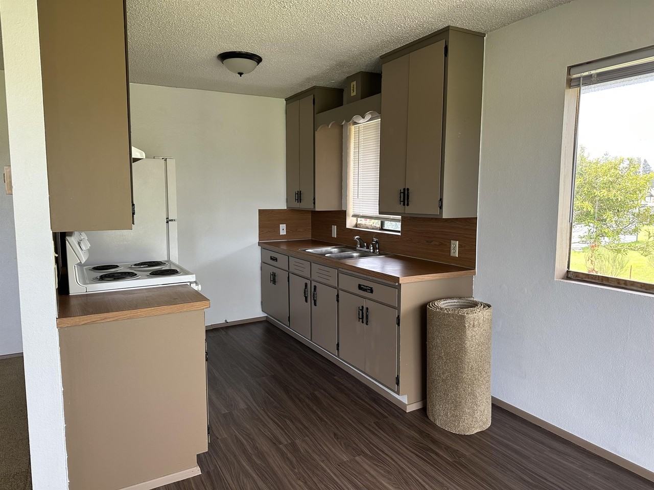 N Ocosta Street (618) - Photo 7 of 16