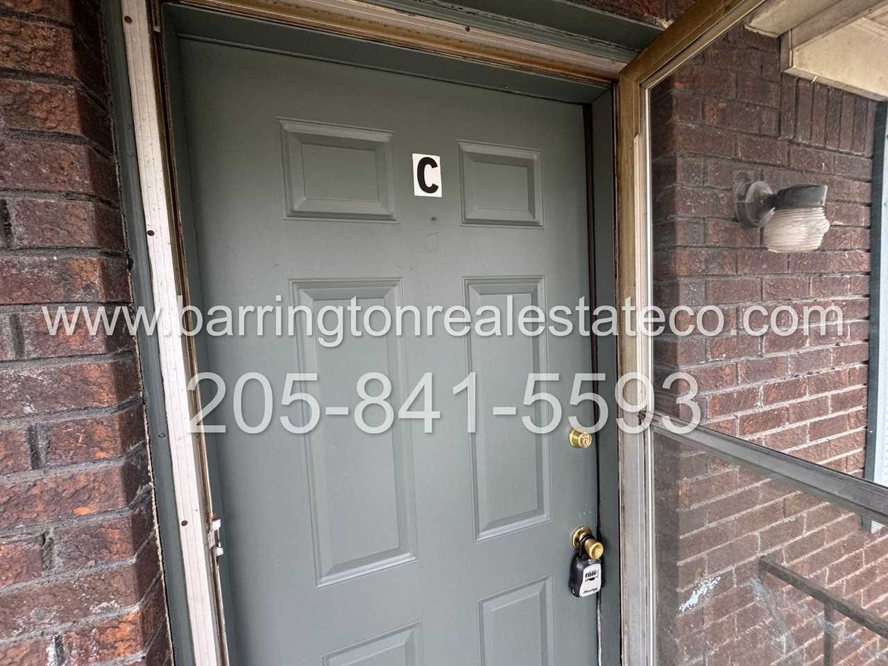 1415 Virginia St #C - Photo 2 of 5