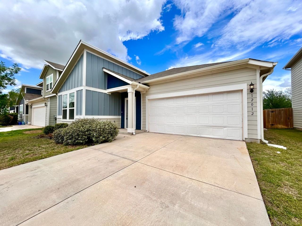 12012 Saddle Rock Dr - Photo 2 of 28