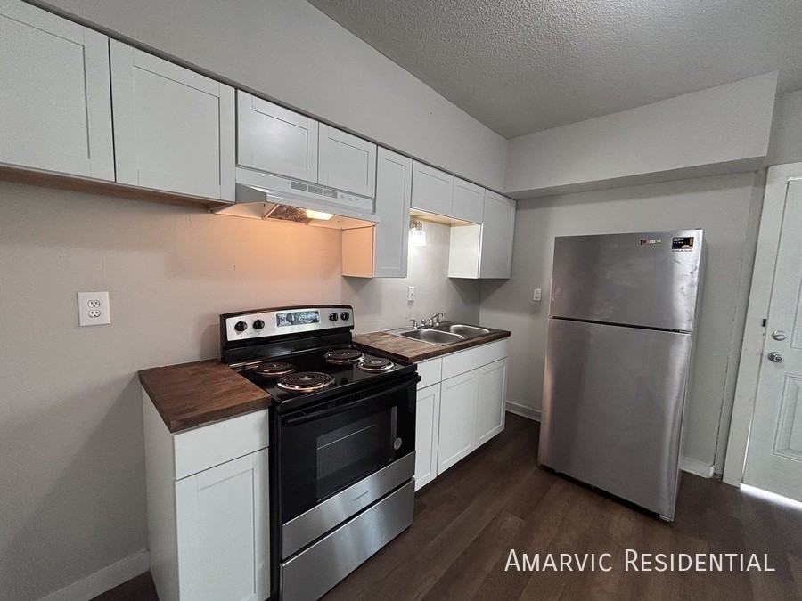 656 Dr Martin Luther King Jr Blvd #10 - Photo 2 of 9