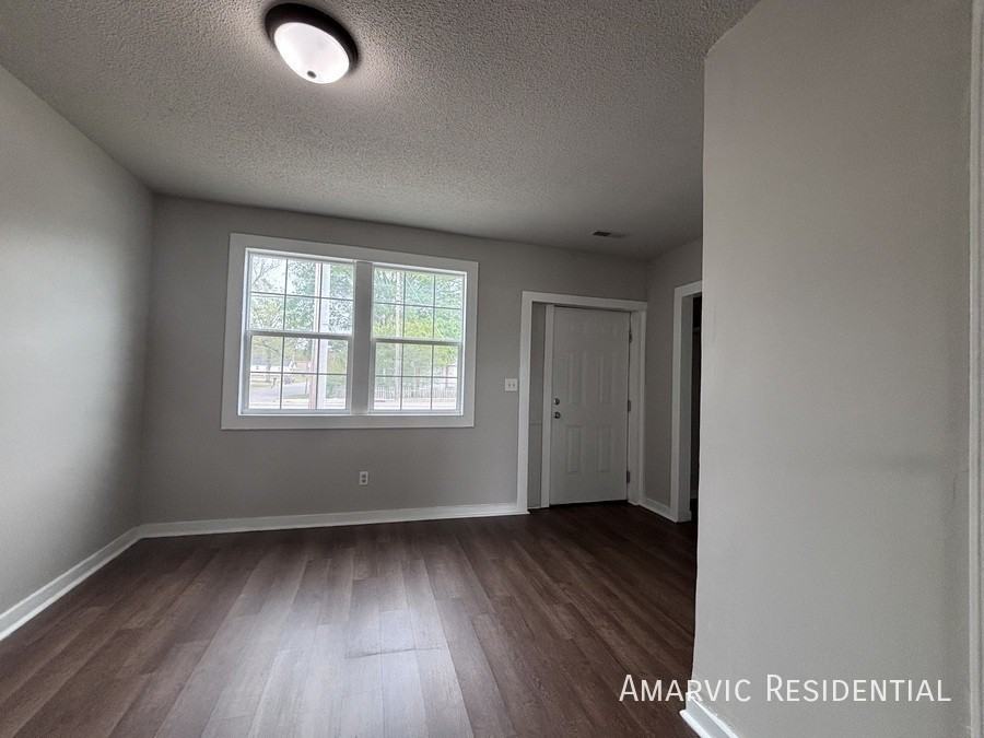 656 Dr Martin Luther King Jr Blvd #10 - Photo 3 of 9