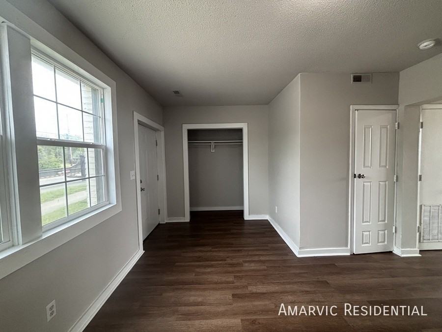 656 Dr Martin Luther King Jr Blvd #10 - Photo 6 of 9