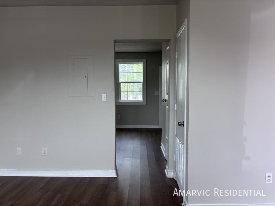 656 Dr Martin Luther King Jr Blvd #10 - Photo 7 of 9