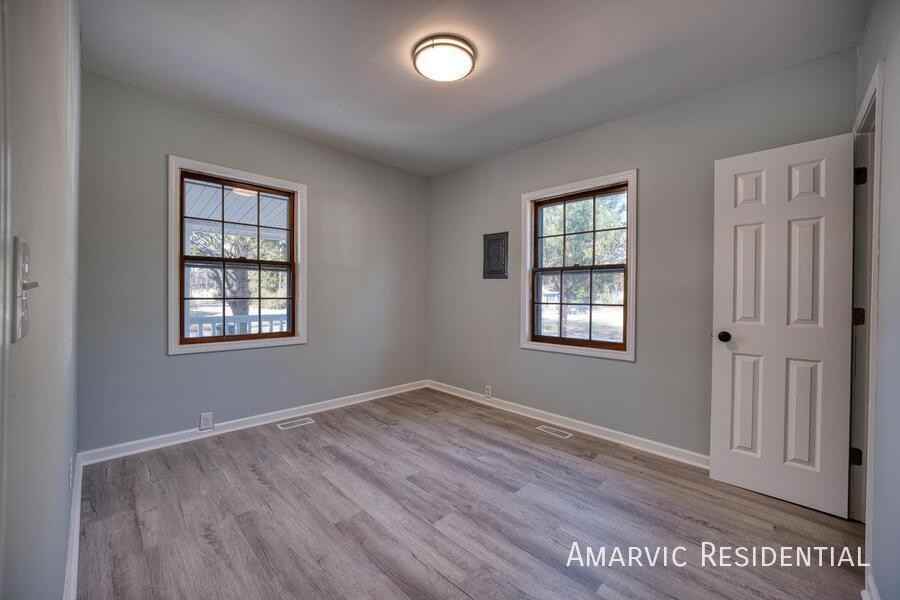 3541 Zeno St - Photo 4 of 10