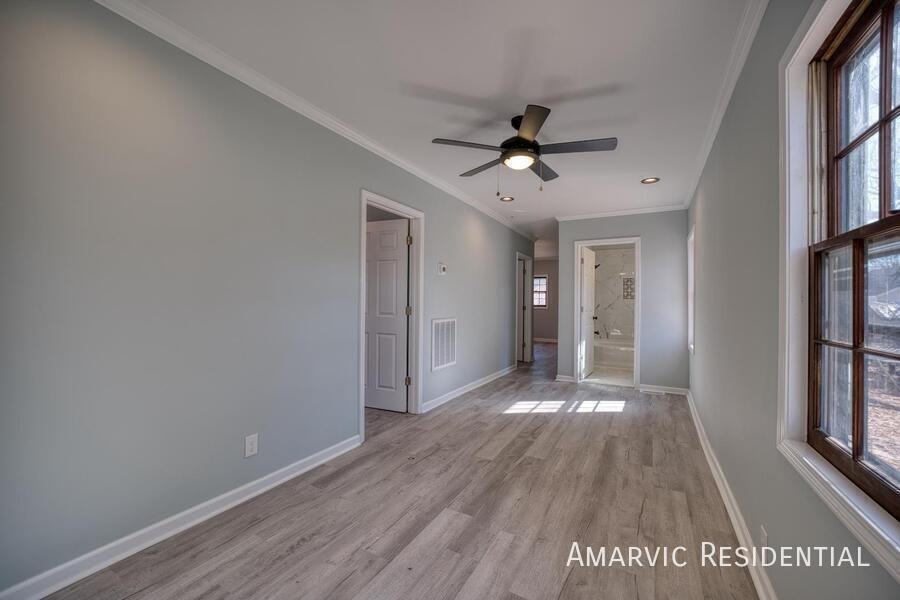 3541 Zeno St - Photo 5 of 10