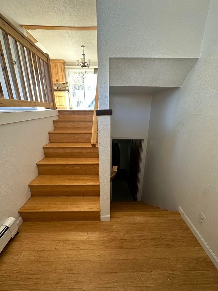 2068 Bridgewater Dr - Photo 3 of 25