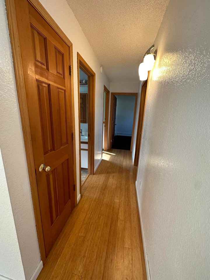 2068 Bridgewater Dr - Photo 6 of 25