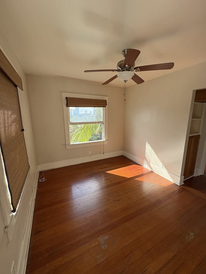 1027-1031 21st Street - LT - Photo 5 of 18
