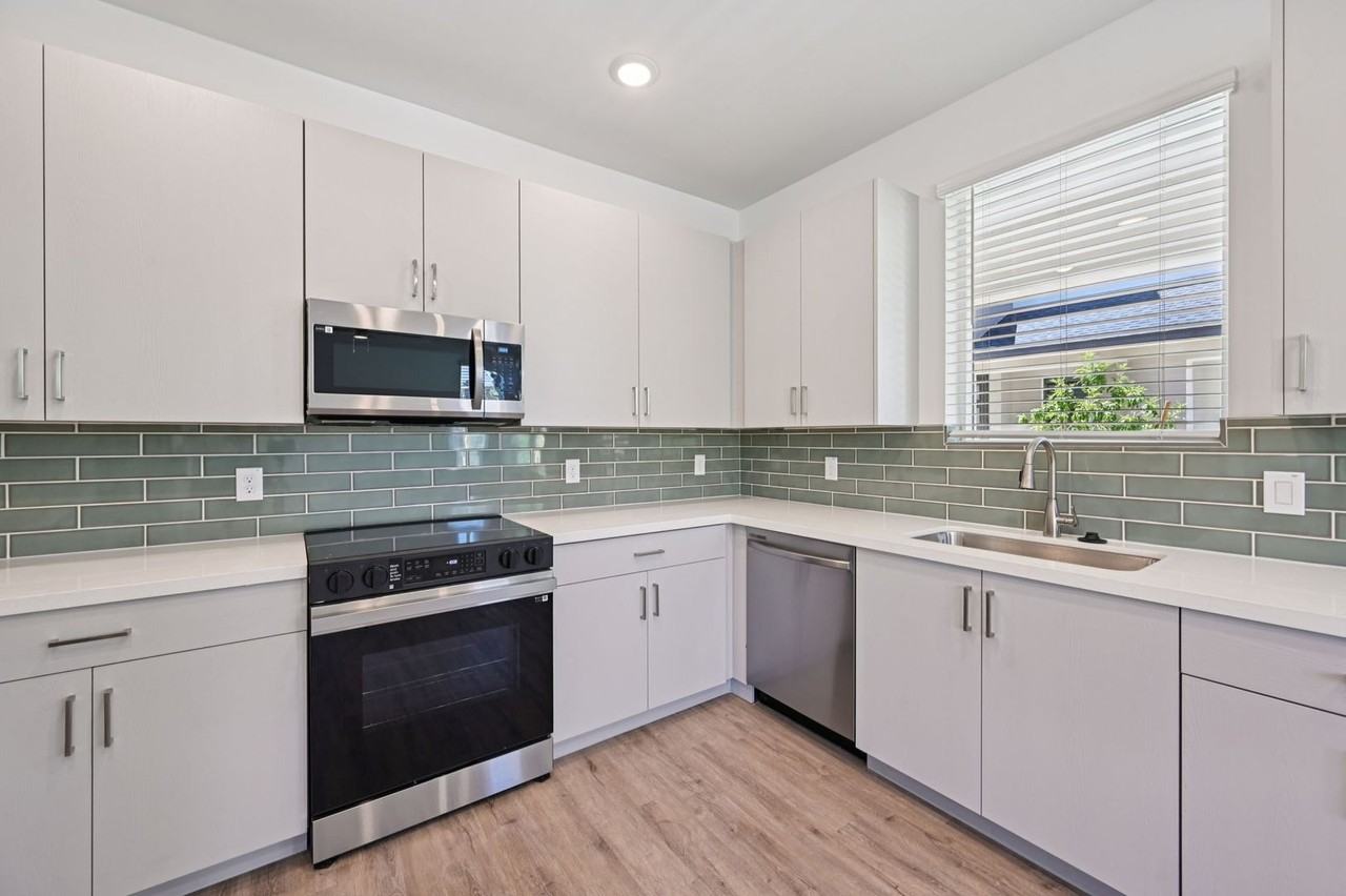 2125 E Voltaire Ave - Photo 5 of 50