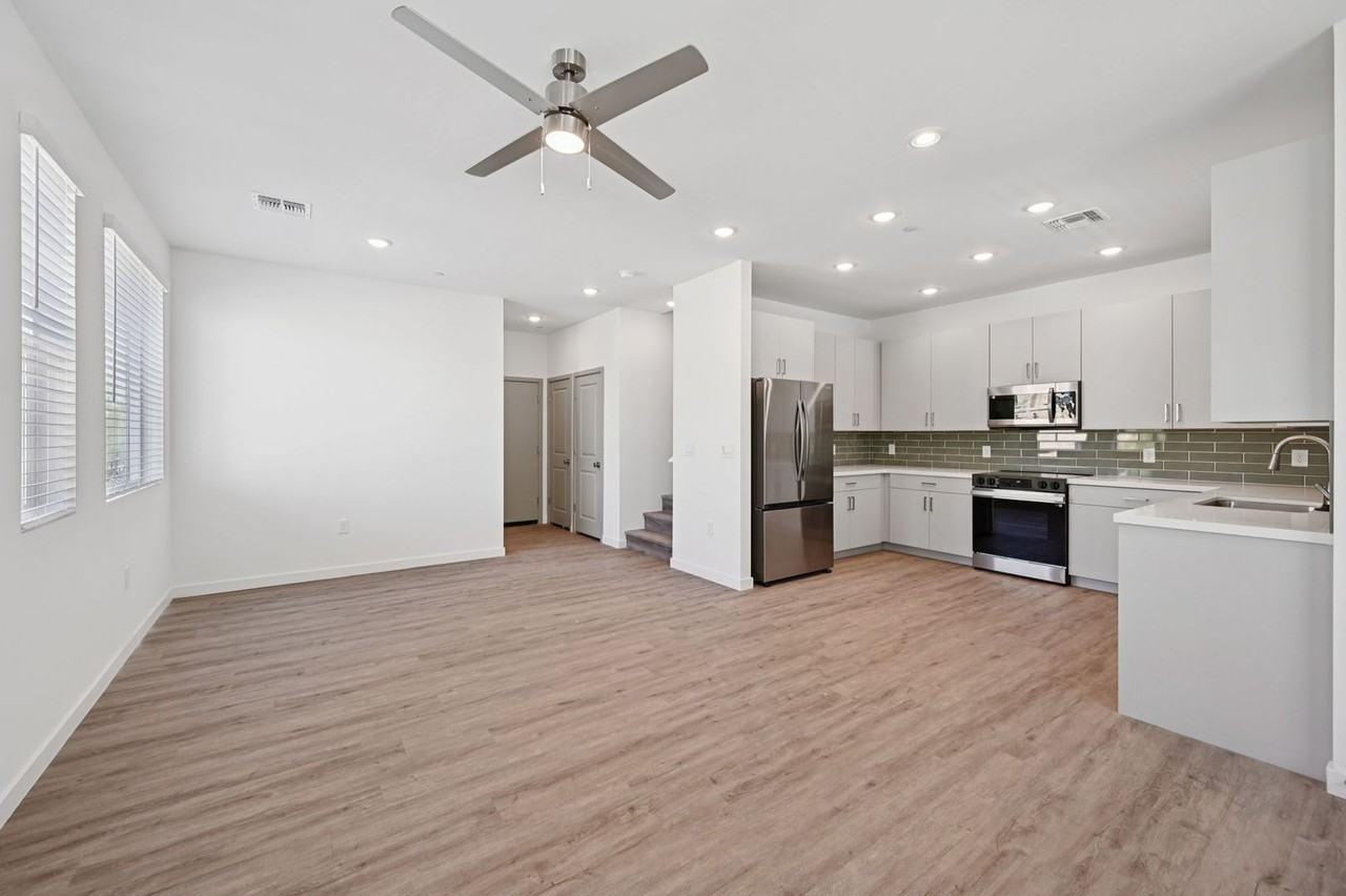 2125 E Voltaire Ave - Photo 6 of 50