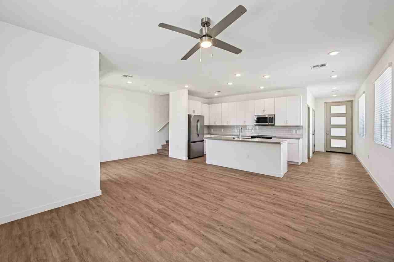 2115 E Jennifer Lynn Way - Photo 5 of 50