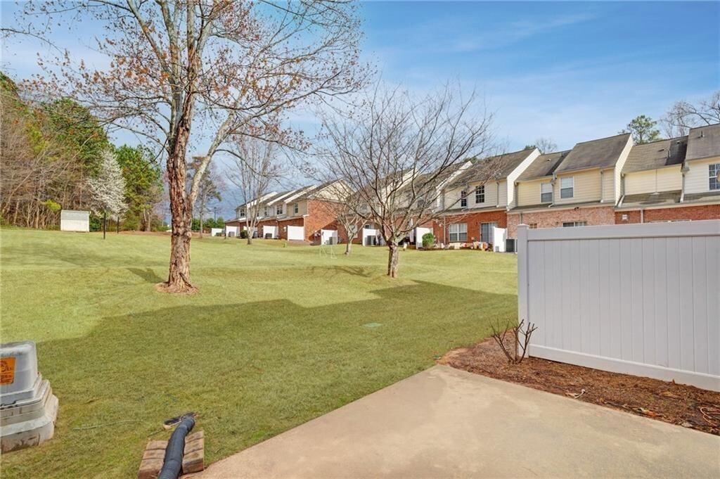 1102 Pleasant Oaks Court - Photo 4 of 50