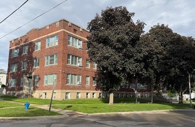 833 West 2nd Street - Photo 2 of 16